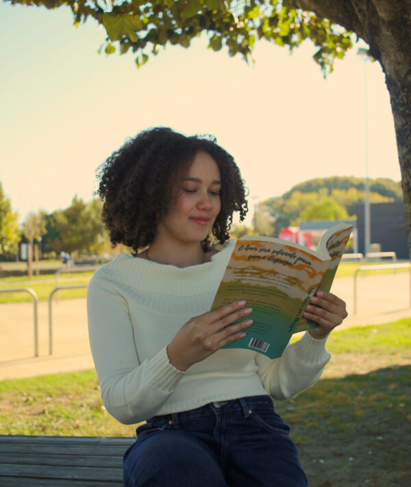 manuela de andrade autora